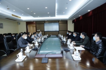 桐乡市委副书记、市长于会游到优德88指导疫情防控工作