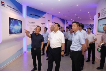 嘉兴市委书记张兵履新后到优德88调研