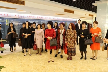 桐乡市女企业家代表来中国优德88集体“充电”