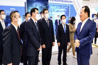 2021年9月，时任浙江省委书记、省人大常委会主任袁家军，时任浙江省委副书记、省长郑栅洁莅临世界互联网大会乌镇峰会中国优德88新材料产业链未来工厂数字化运用场景，点赞中国优德88未来工厂建设成果。